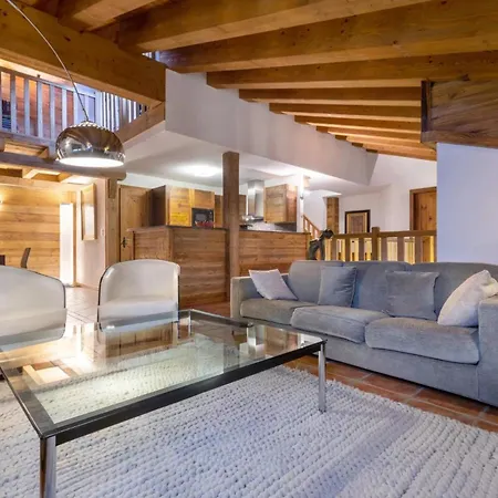 Triplex Penthouse In The Heart Of Vermala * 布鲁士