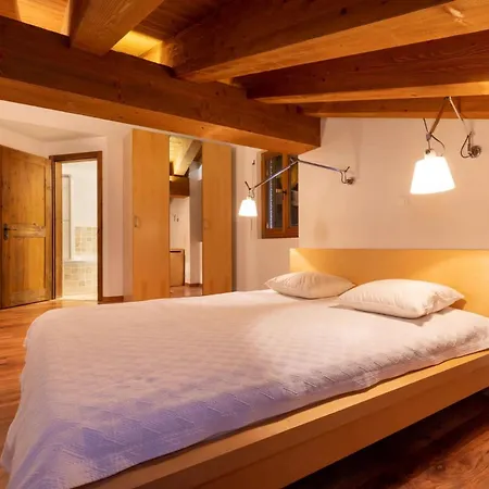 Triplex Penthouse In The Heart Of Vermala 公寓