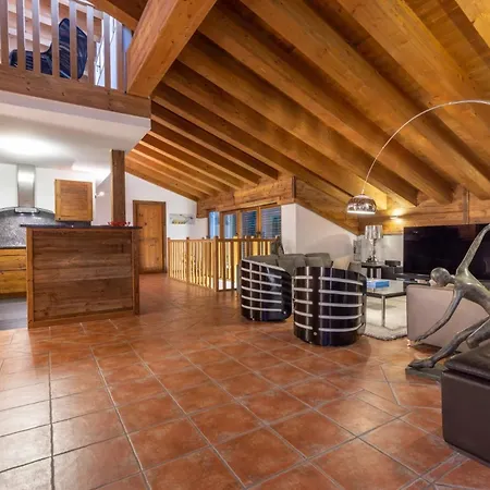 Triplex Penthouse In The Heart Of Vermala Apartamento